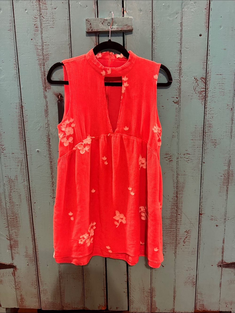 Sleeveless Coral Floral Split-Neck Women's Top